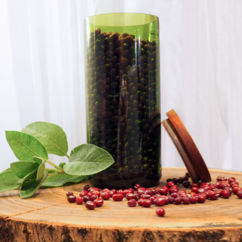 Upcycling Vorratsose grün in Größe XL gefüllt mit roten Bohnen