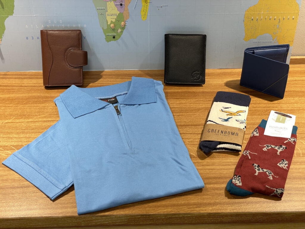 Geldboersen, Poloshirt und Socken